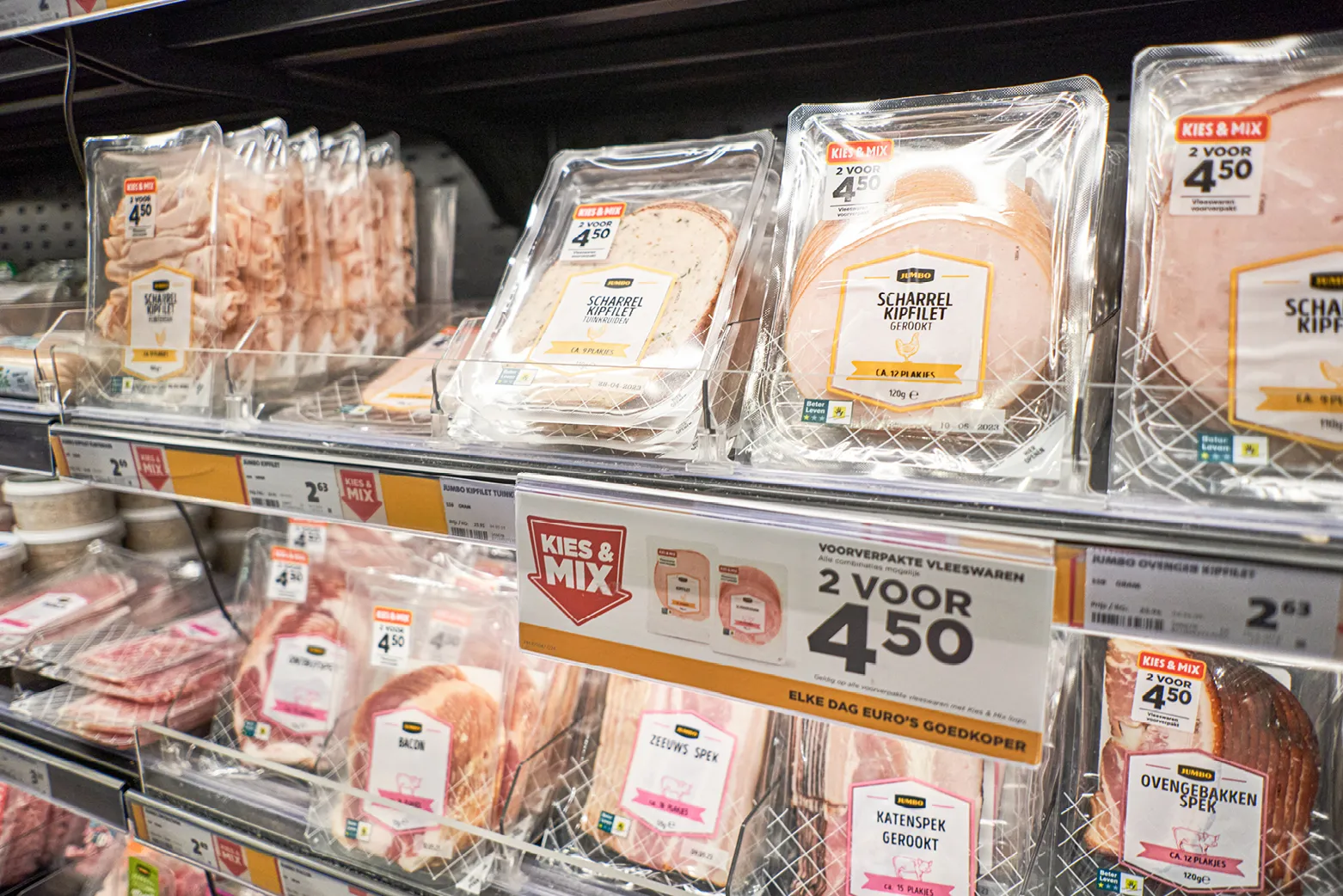 Beeld: een volumestunt voor vlees in het supermarktschap
